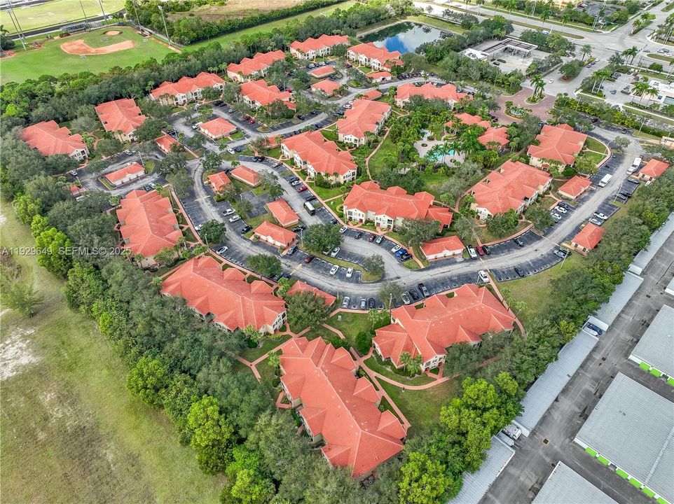 For Sale: $284,900 (2 beds, 2 baths, 1048 Square Feet)