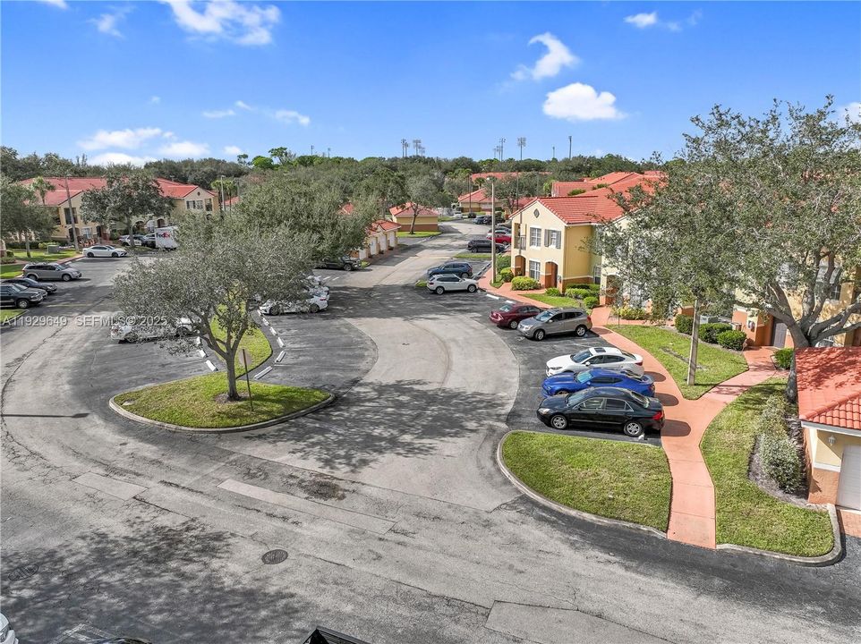 For Sale: $284,900 (2 beds, 2 baths, 1048 Square Feet)