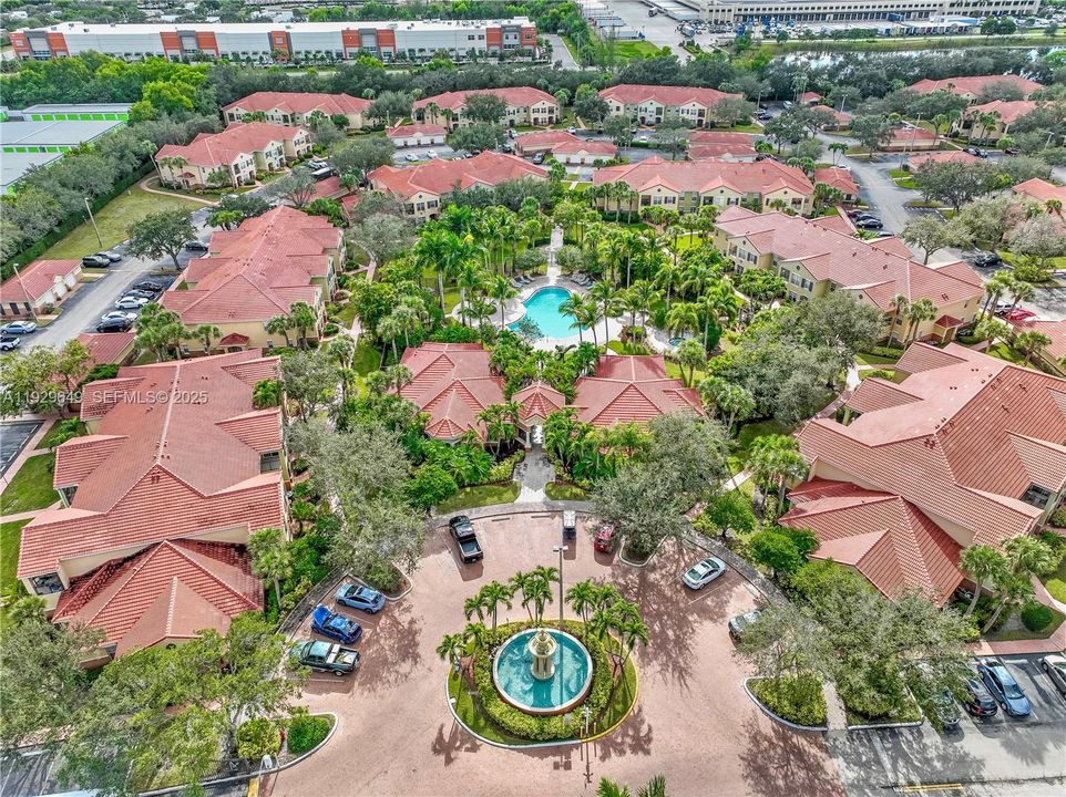 For Sale: $284,900 (2 beds, 2 baths, 1048 Square Feet)