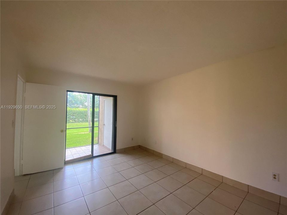 For Rent: $1,850 (2 beds, 1 baths, 863 Square Feet)