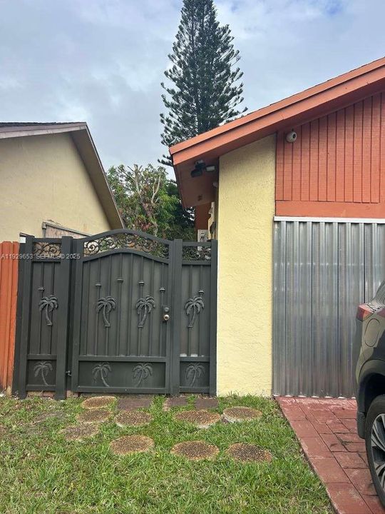 В аренду: $1,500 (1 спален, 1 ванн, 1620 Квадратных фут)