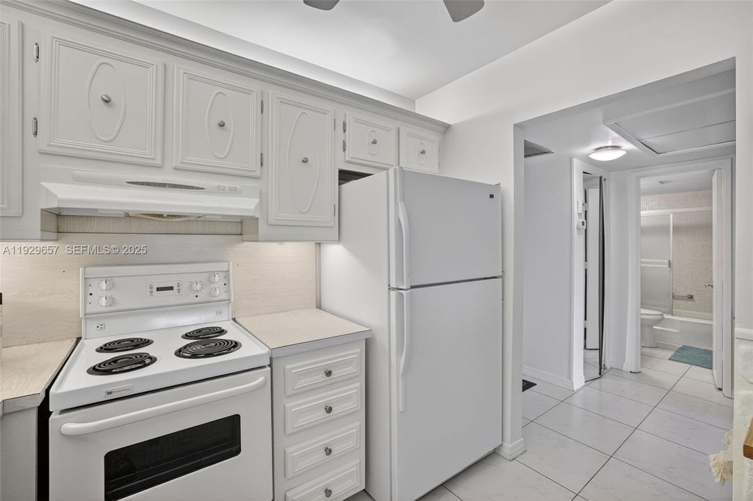 На продажу: $132,917 (1 спален, 1 ванн, 675 Квадратных фут)