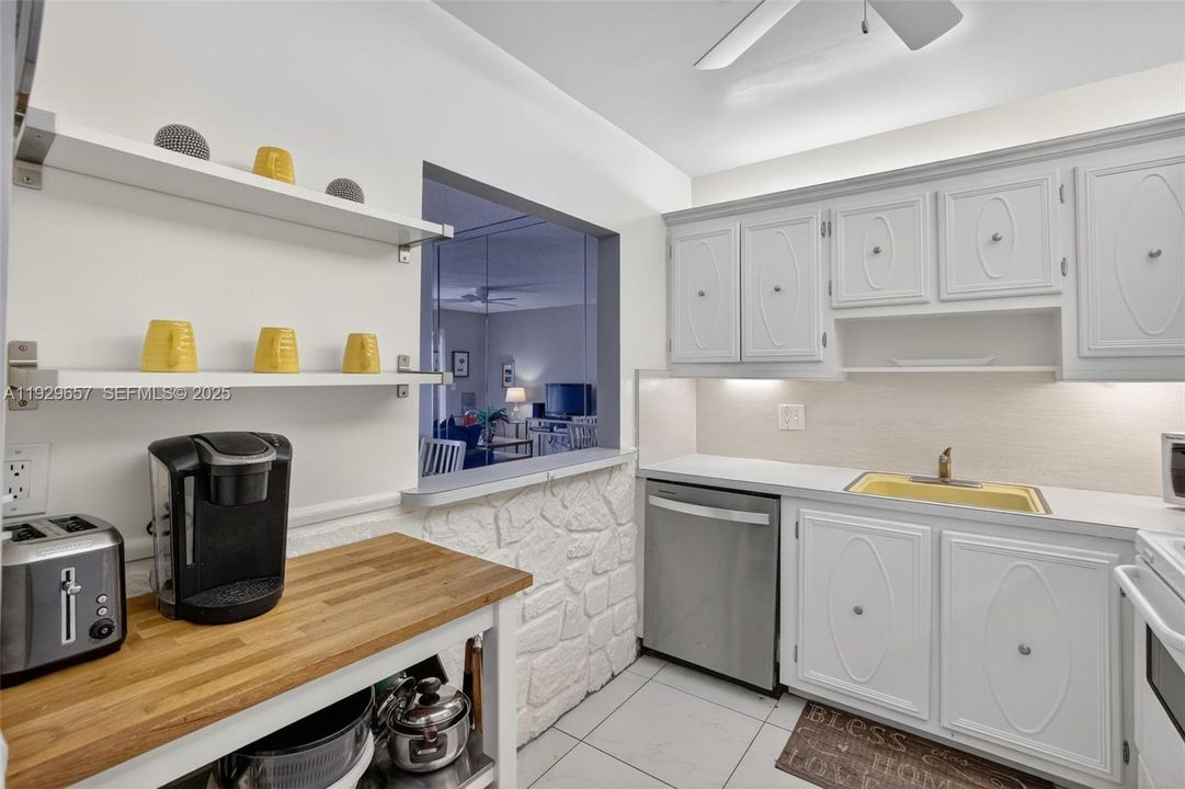 На продажу: $132,917 (1 спален, 1 ванн, 675 Квадратных фут)