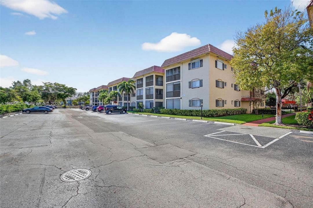 На продажу: $132,917 (1 спален, 1 ванн, 675 Квадратных фут)