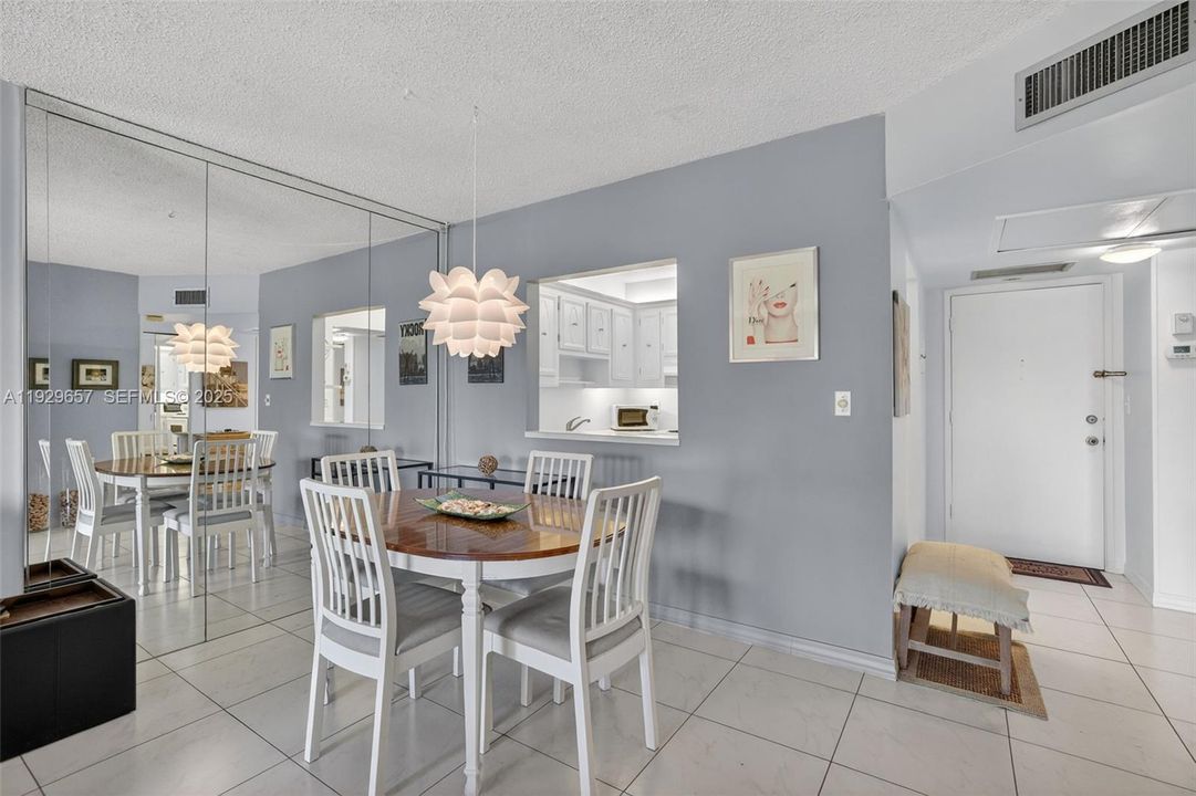 На продажу: $132,917 (1 спален, 1 ванн, 675 Квадратных фут)