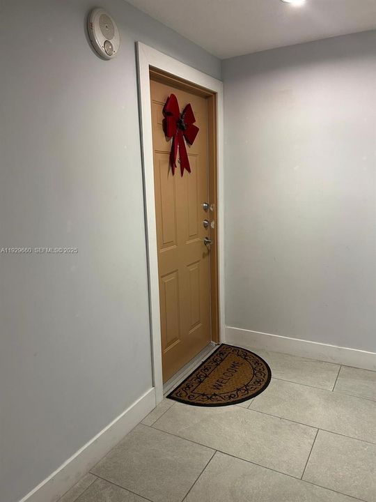 For Rent: $2,100 (1 beds, 1 baths, 614 Square Feet)