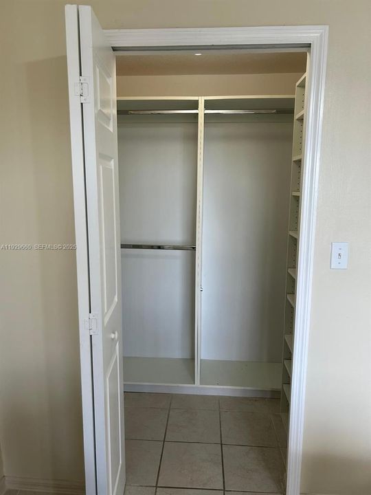 For Rent: $2,100 (1 beds, 1 baths, 614 Square Feet)