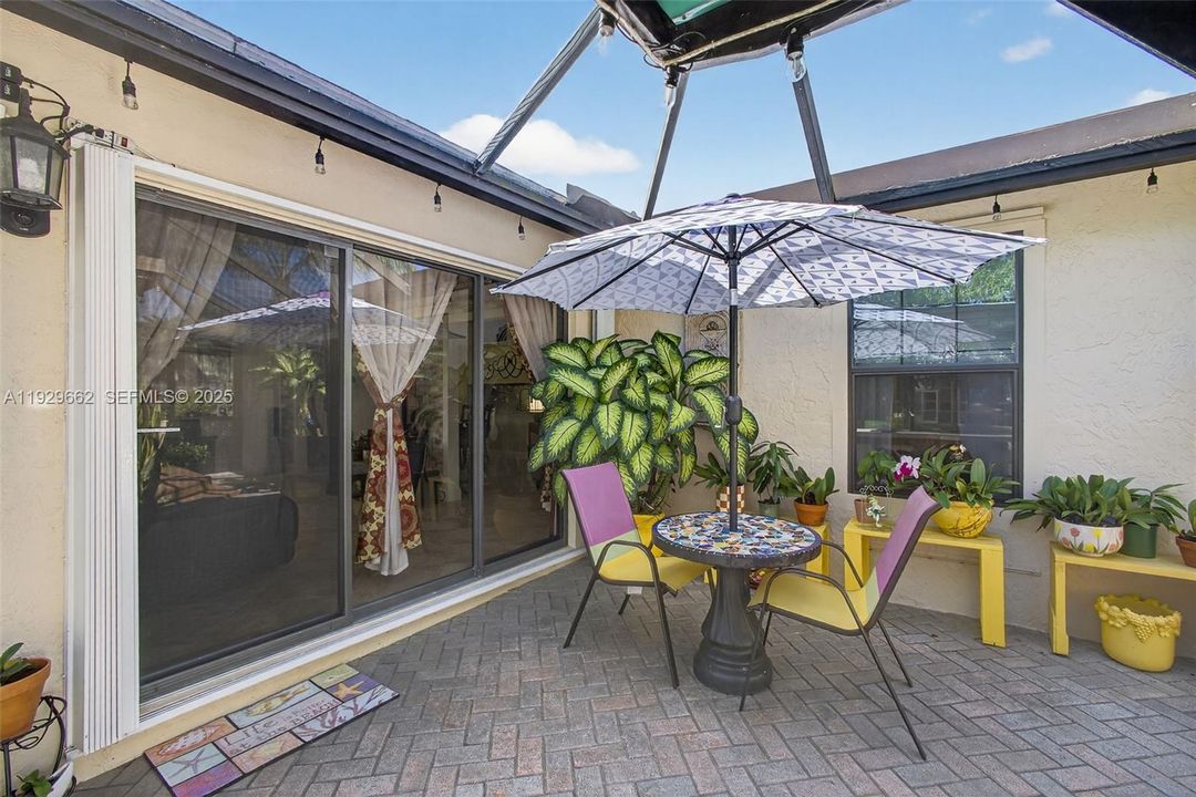 待售: $559,900 (3 贝兹, 2 浴室, 1579 平方英尺)