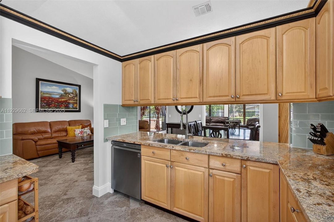 待售: $559,900 (3 贝兹, 2 浴室, 1579 平方英尺)