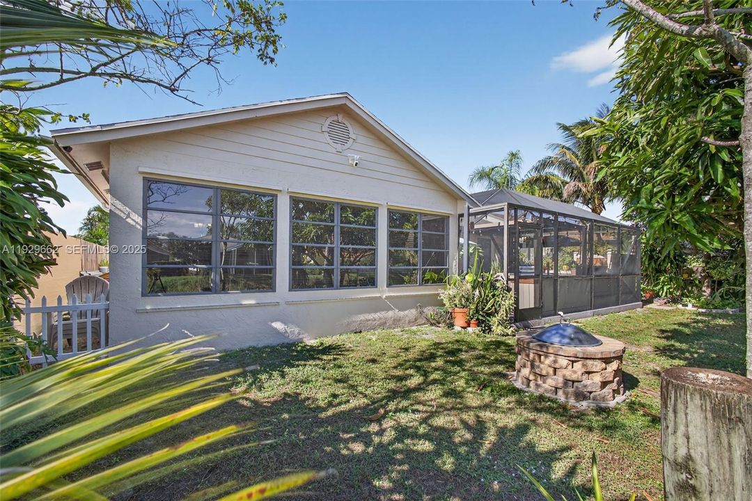 待售: $559,900 (3 贝兹, 2 浴室, 1579 平方英尺)