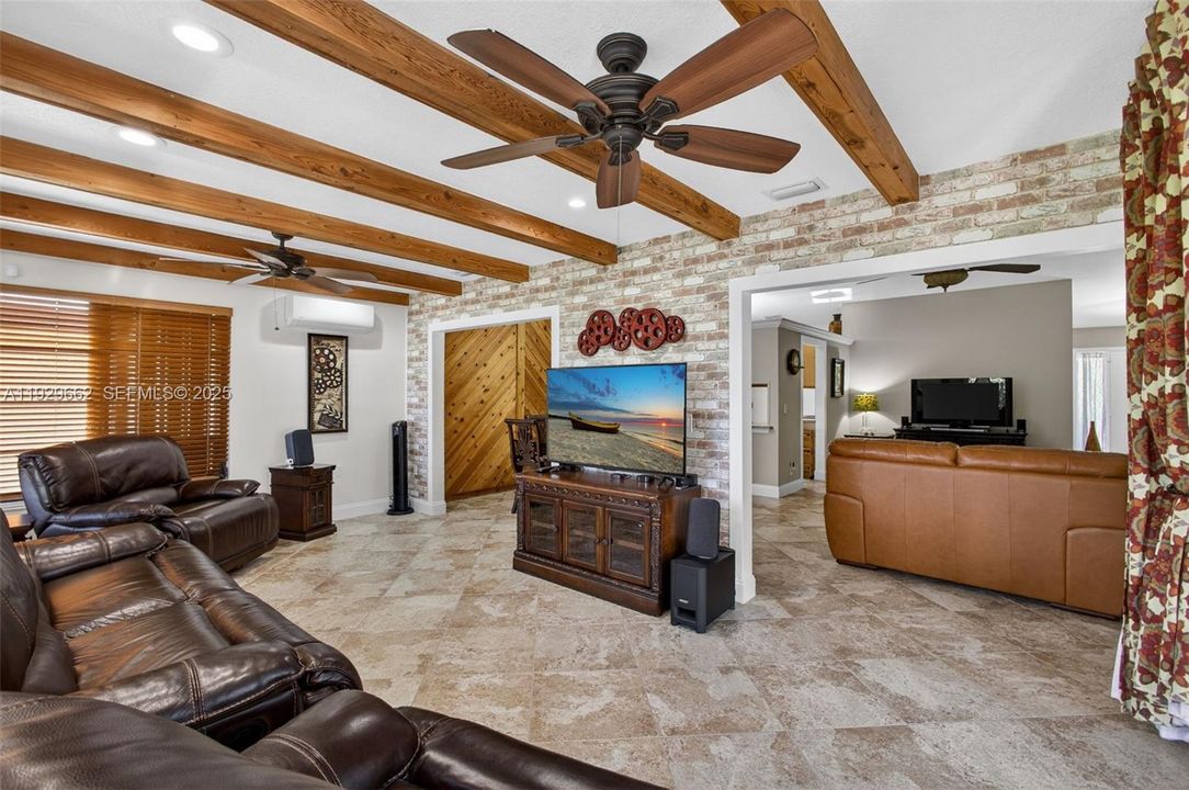 待售: $559,900 (3 贝兹, 2 浴室, 1579 平方英尺)