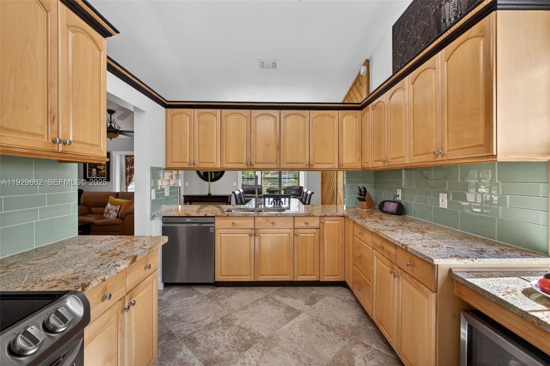 待售: $559,900 (3 贝兹, 2 浴室, 1579 平方英尺)