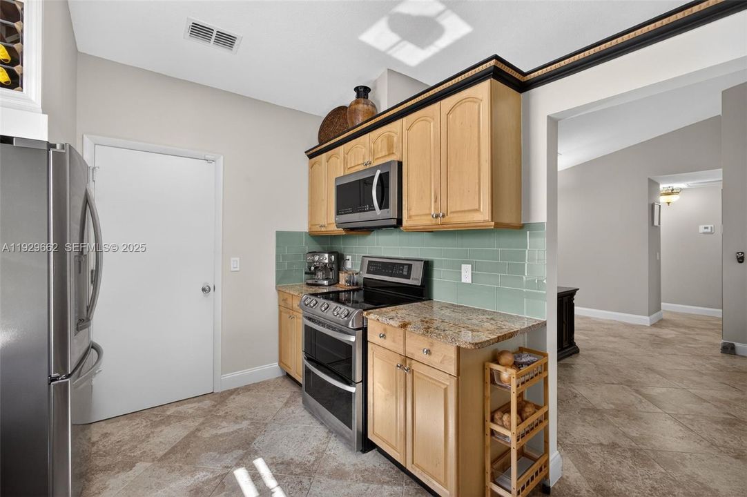 待售: $559,900 (3 贝兹, 2 浴室, 1579 平方英尺)