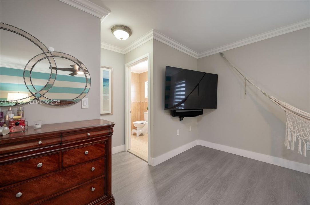 For Rent: $3,200 (3 beds, 2 baths, 1848 Square Feet)