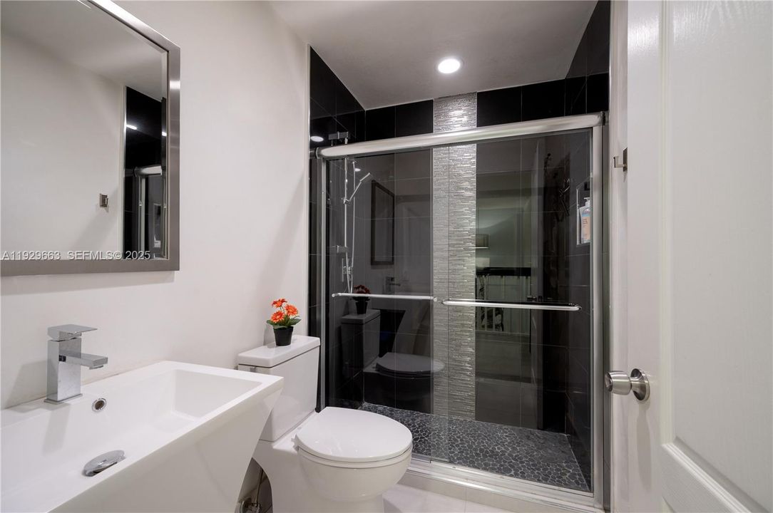 For Rent: $3,200 (3 beds, 2 baths, 1848 Square Feet)