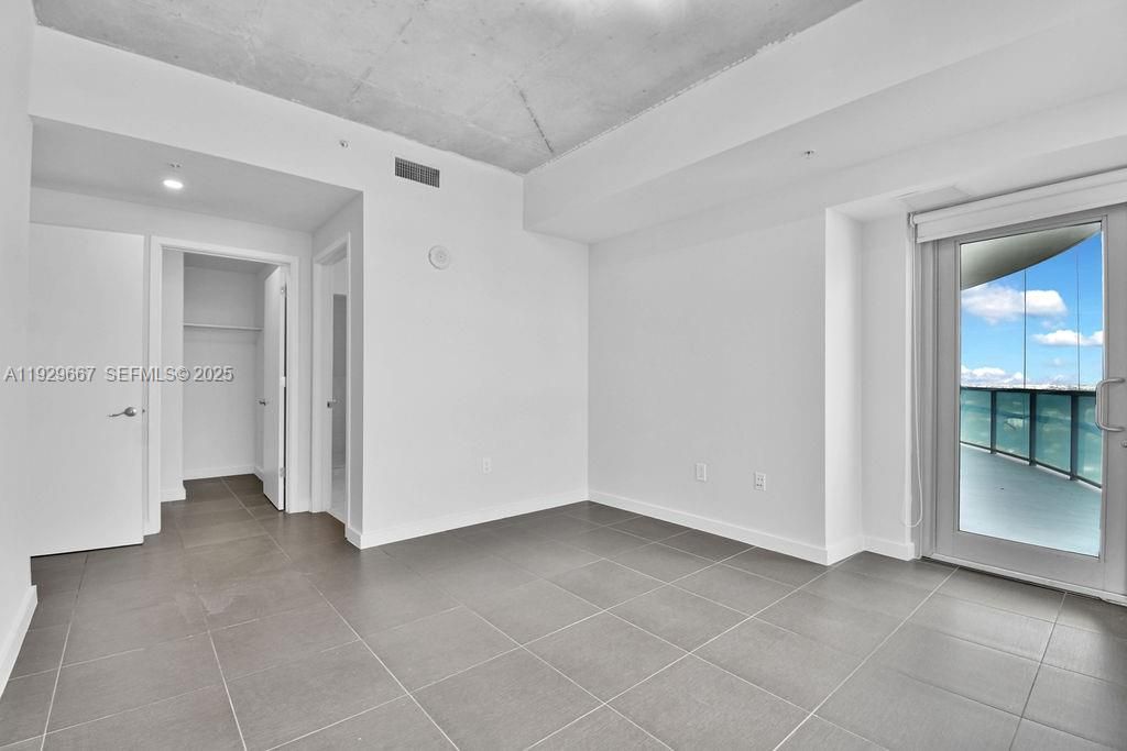 На продажу: $710,000 (2 спален, 2 ванн, 1181 Квадратных фут)