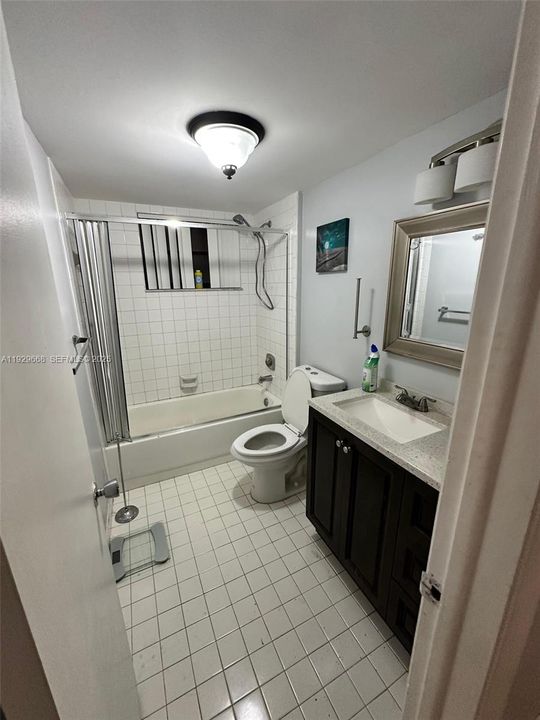 В аренду: $2,500 (2 спален, 2 ванн, 1350 Квадратных фут)