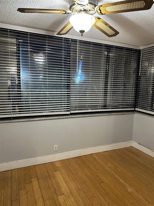 В аренду: $2,500 (2 спален, 2 ванн, 1350 Квадратных фут)