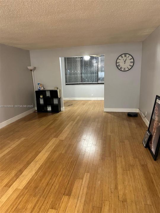 В аренду: $2,500 (2 спален, 2 ванн, 1350 Квадратных фут)