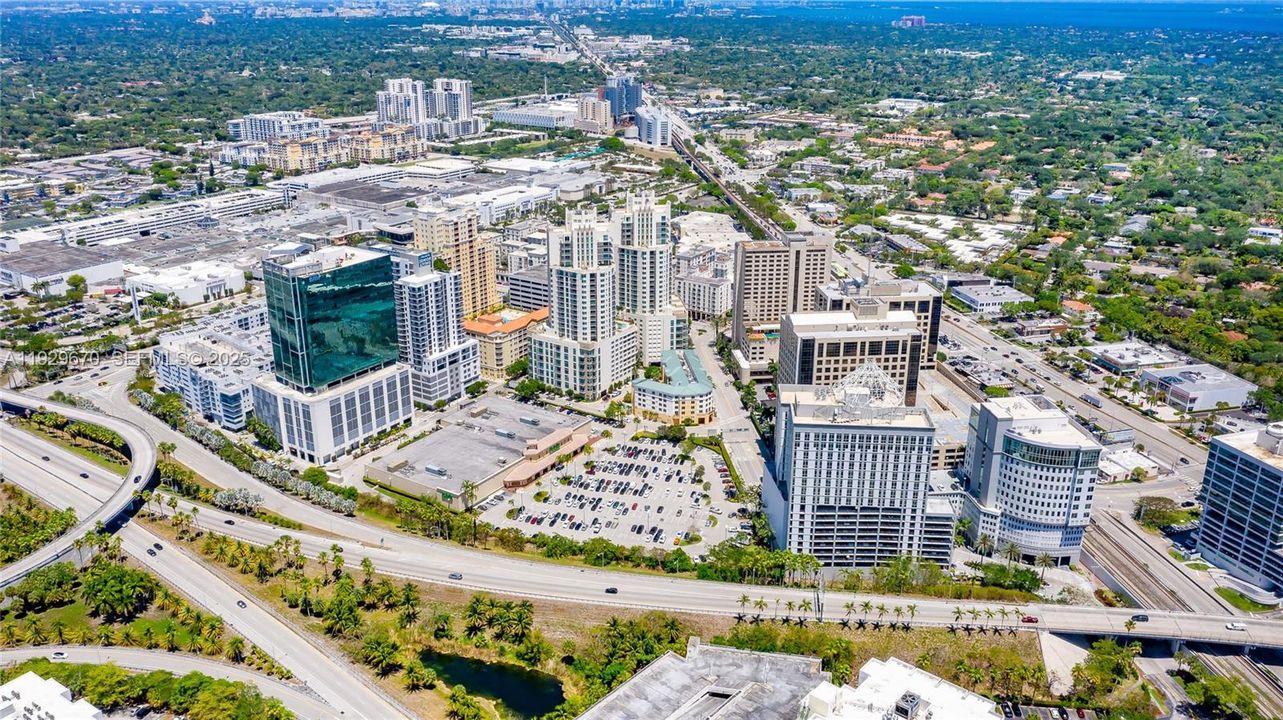 На продажу: $510,000 (2 спален, 2 ванн, 1155 Квадратных фут)