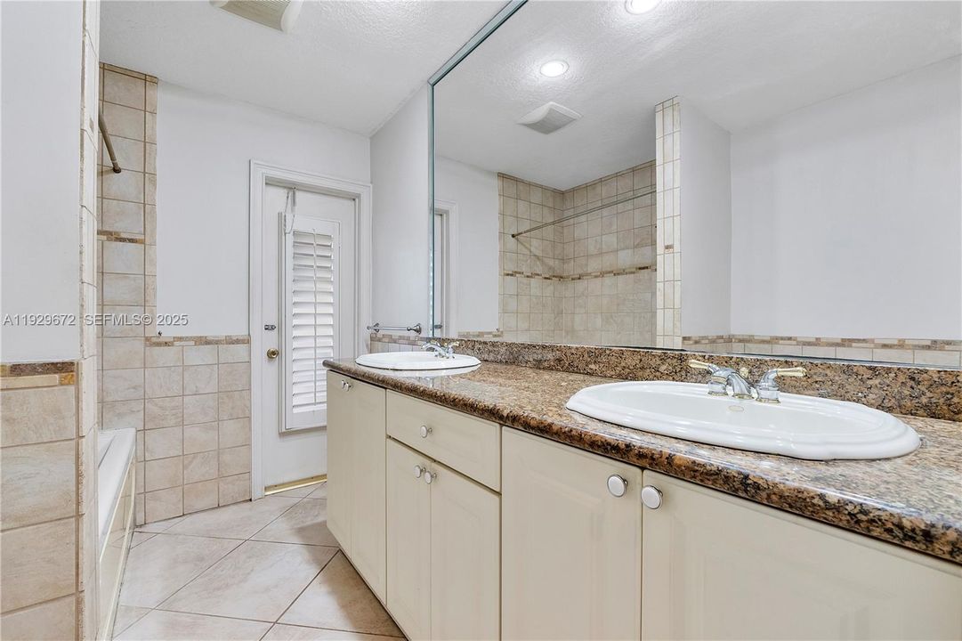 For Sale: $1,250,000 (4 beds, 3 baths, 2122 Square Feet)