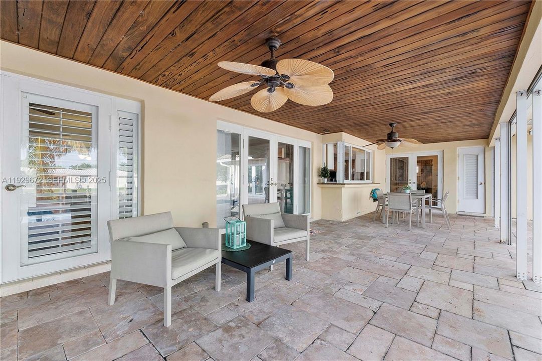 For Sale: $1,250,000 (4 beds, 3 baths, 2122 Square Feet)