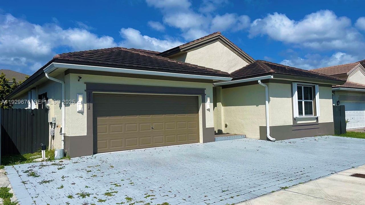 En Venta: $630,000 (4 camas, 3 baños, 1837 Pies cuadrados)