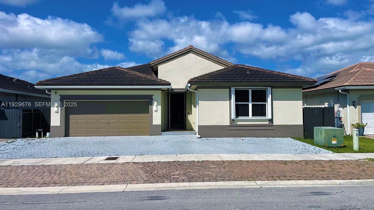 En Venta: $630,000 (4 camas, 3 baños, 1837 Pies cuadrados)