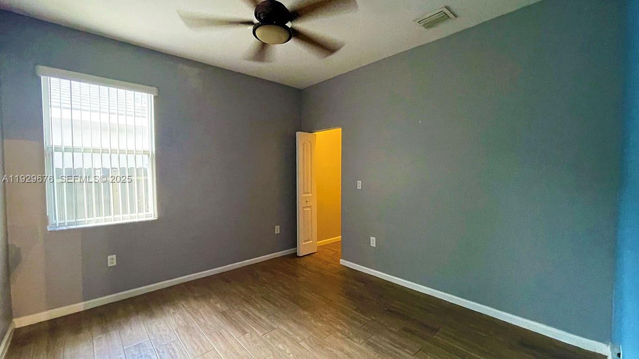 En Venta: $630,000 (4 camas, 3 baños, 1837 Pies cuadrados)