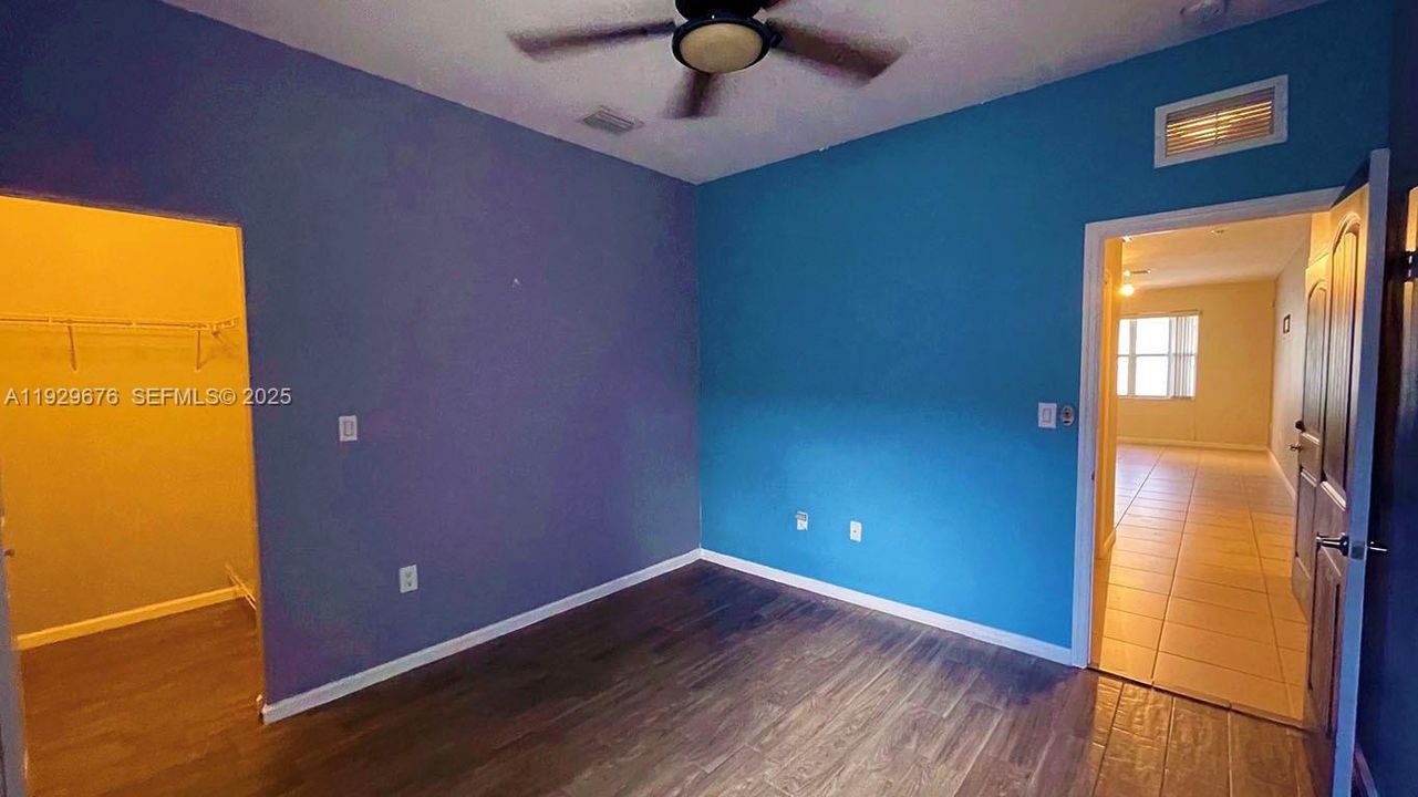 En Venta: $630,000 (4 camas, 3 baños, 1837 Pies cuadrados)