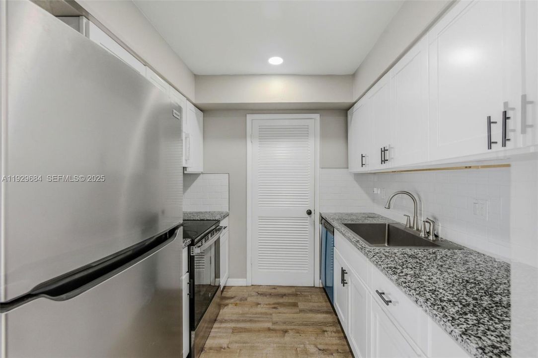 На продажу: $750,000 (0 спален, 0 ванн, 0 Квадратных фут)