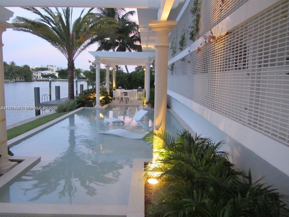 For Rent: $5,950 (2 beds, 2 baths, 1143 Square Feet)