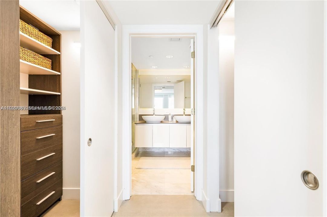 For Rent: $5,950 (2 beds, 2 baths, 1143 Square Feet)