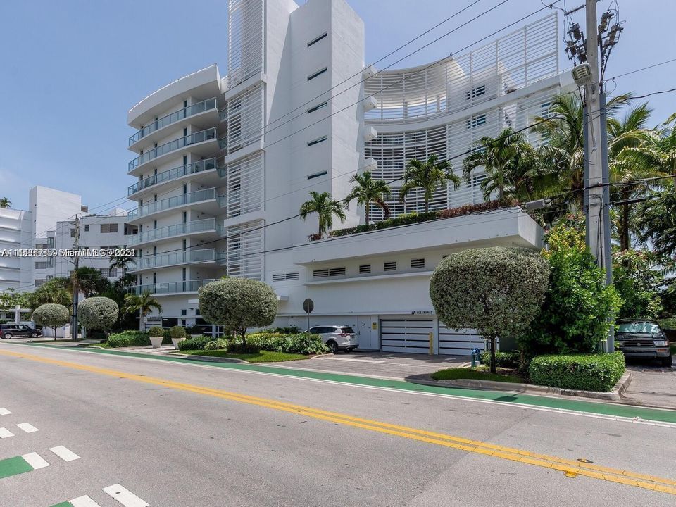 For Rent: $5,950 (2 beds, 2 baths, 1143 Square Feet)