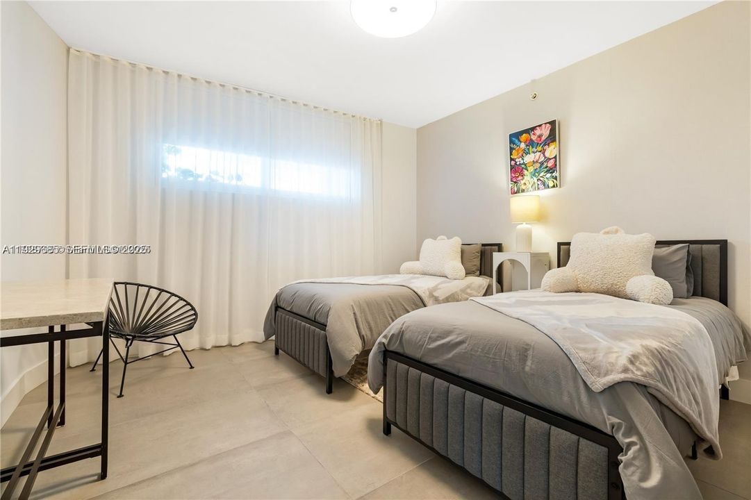 For Rent: $5,950 (2 beds, 2 baths, 1143 Square Feet)