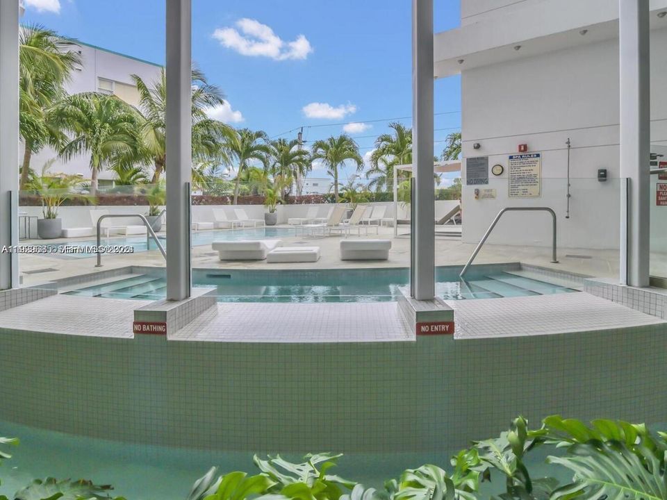 For Rent: $5,950 (2 beds, 2 baths, 1143 Square Feet)