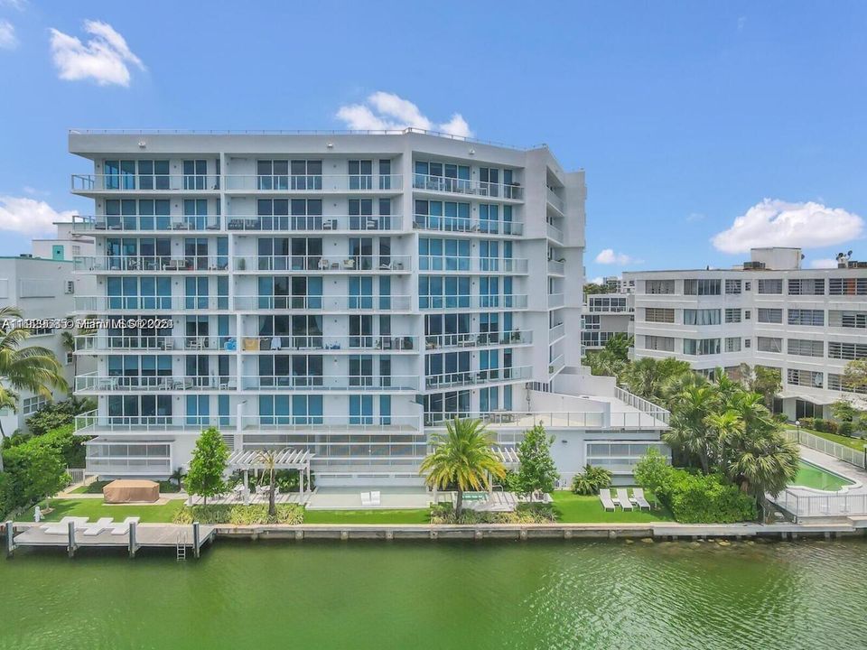 For Rent: $5,950 (2 beds, 2 baths, 1143 Square Feet)