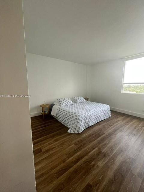 For Rent: $2,800 (1 beds, 1 baths, 953 Square Feet)