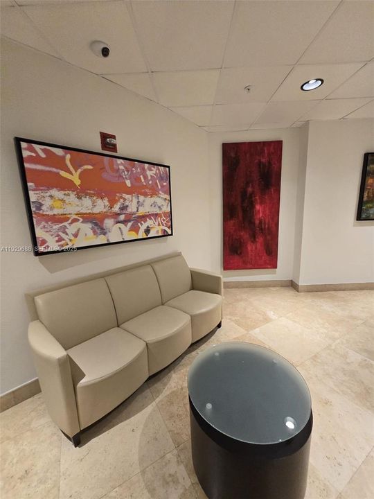 For Rent: $2,800 (1 beds, 1 baths, 953 Square Feet)