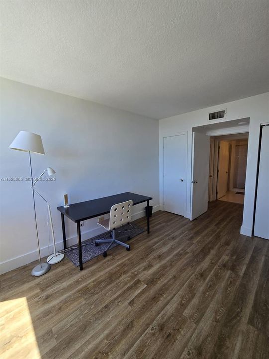 For Rent: $2,800 (1 beds, 1 baths, 953 Square Feet)