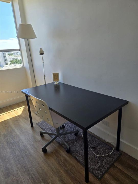 For Rent: $2,800 (1 beds, 1 baths, 953 Square Feet)