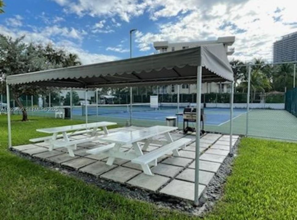 For Sale: $429,000 (2 beds, 2 baths, 1213 Square Feet)