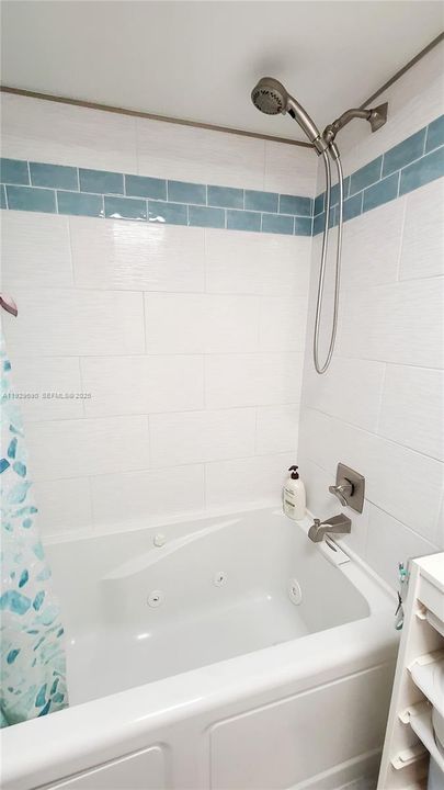 For Sale: $429,000 (2 beds, 2 baths, 1213 Square Feet)