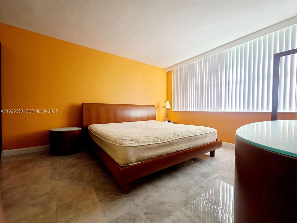 For Sale: $429,000 (2 beds, 2 baths, 1213 Square Feet)