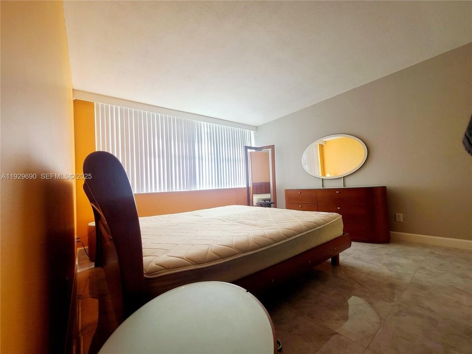 For Sale: $429,000 (2 beds, 2 baths, 1213 Square Feet)