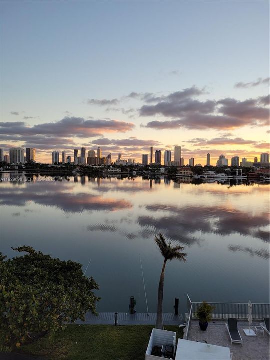 For Sale: $429,000 (2 beds, 2 baths, 1213 Square Feet)