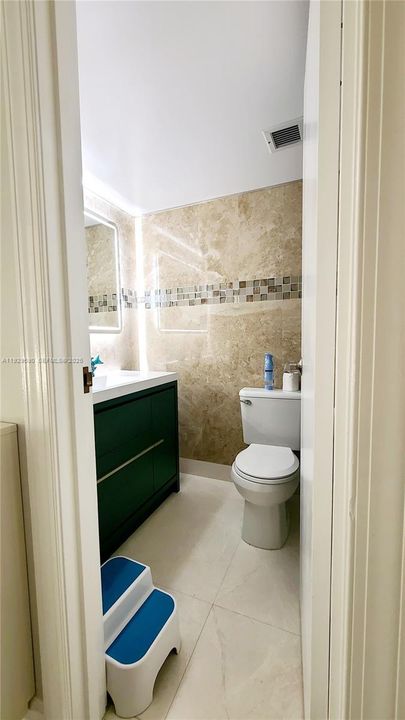 For Sale: $429,000 (2 beds, 2 baths, 1213 Square Feet)