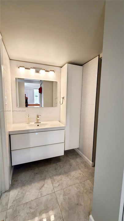 For Sale: $429,000 (2 beds, 2 baths, 1213 Square Feet)