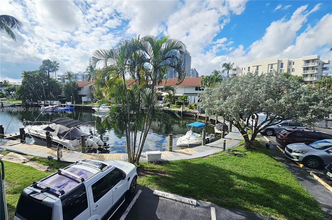 For Sale: $429,000 (2 beds, 2 baths, 1213 Square Feet)