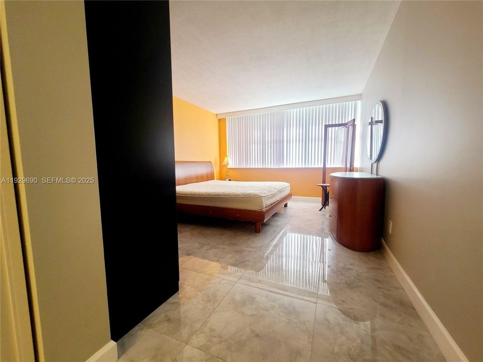 For Sale: $429,000 (2 beds, 2 baths, 1213 Square Feet)